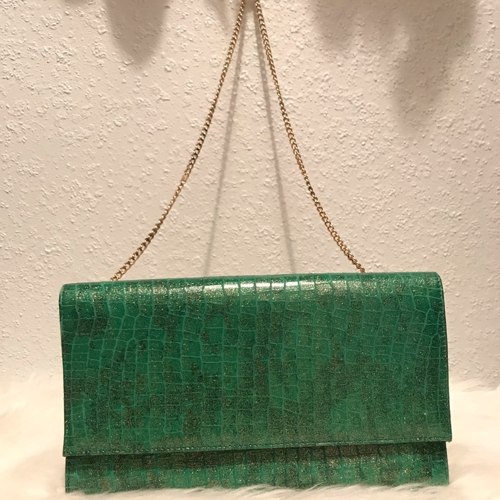 🎈3 for $35 🎈Bellini Green shimmer clutch!